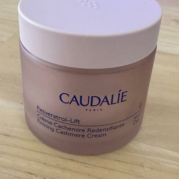 Caudalie Resveratrol Lift Firming Cashmere Day Cream - Picture 2 of 5